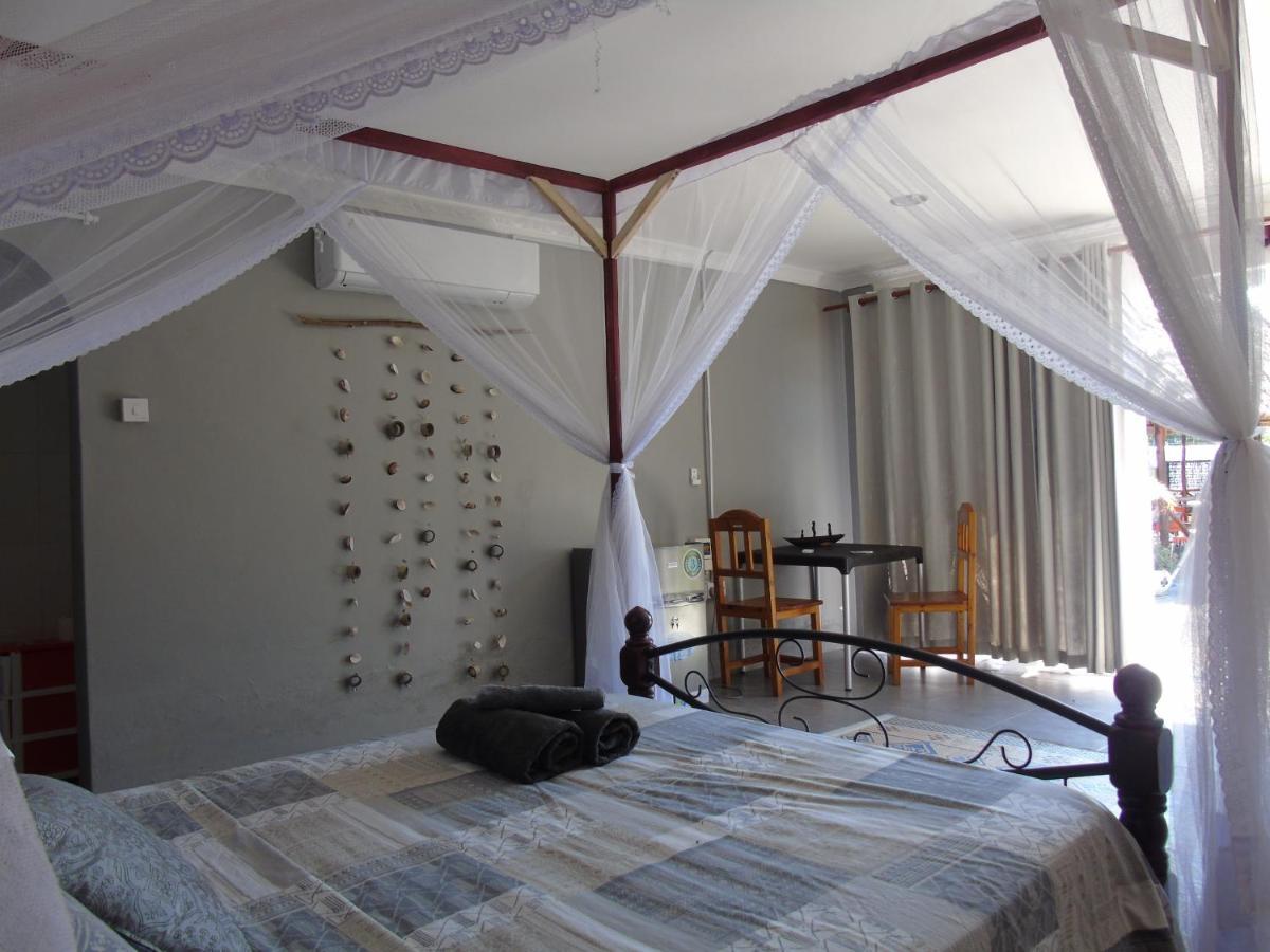 Idc Guest House Bagamoyo Esterno foto