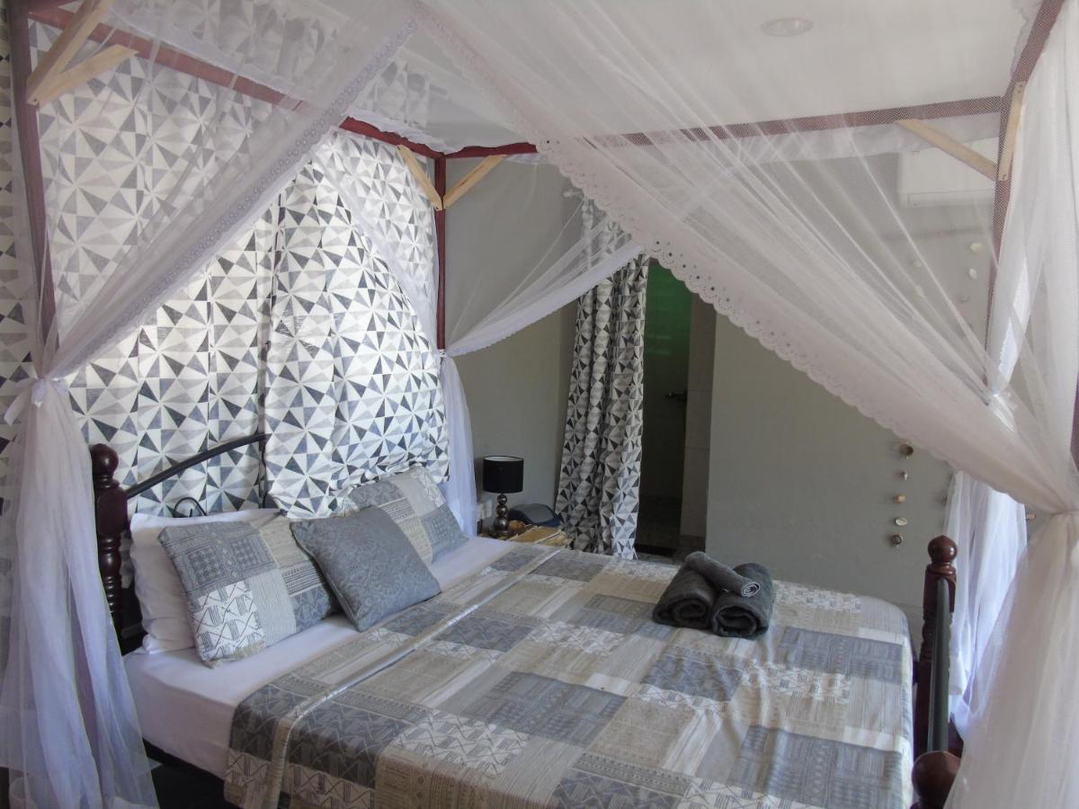 Idc Guest House Bagamoyo Esterno foto