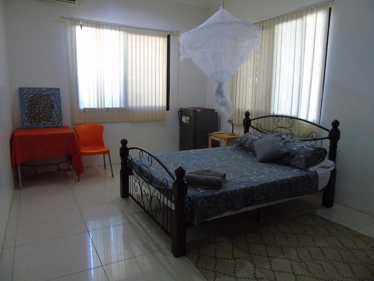 Idc Guest House Bagamoyo Esterno foto