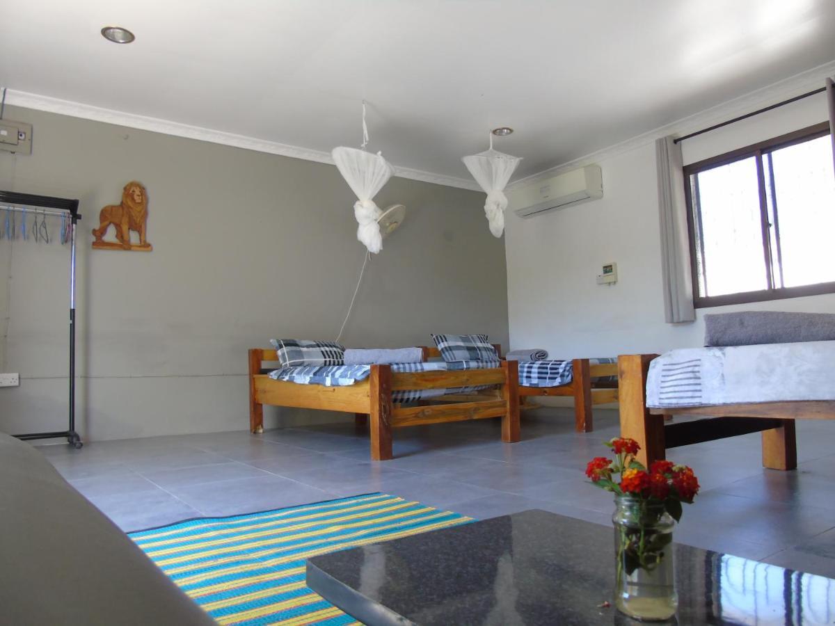Idc Guest House Bagamoyo Esterno foto