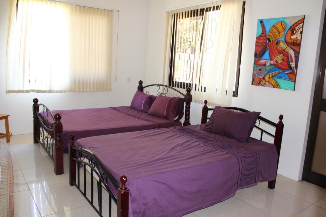 Idc Guest House Bagamoyo Esterno foto